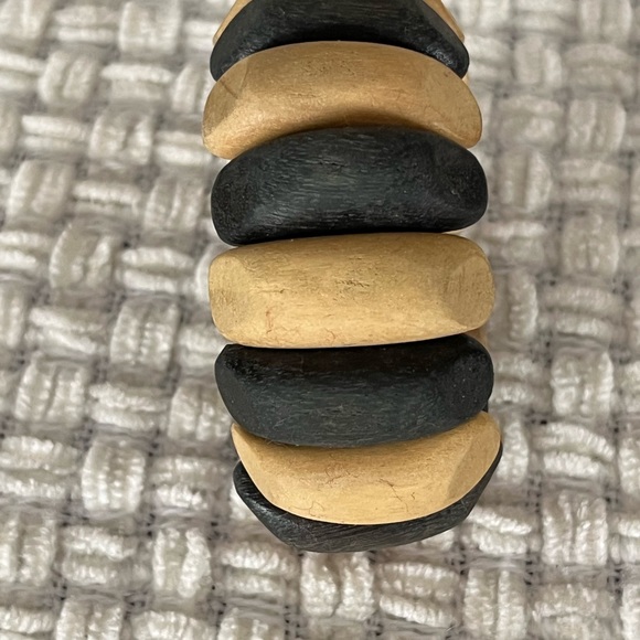 Chunky, wood bohemian style bracelet. - Picture 3 of 4